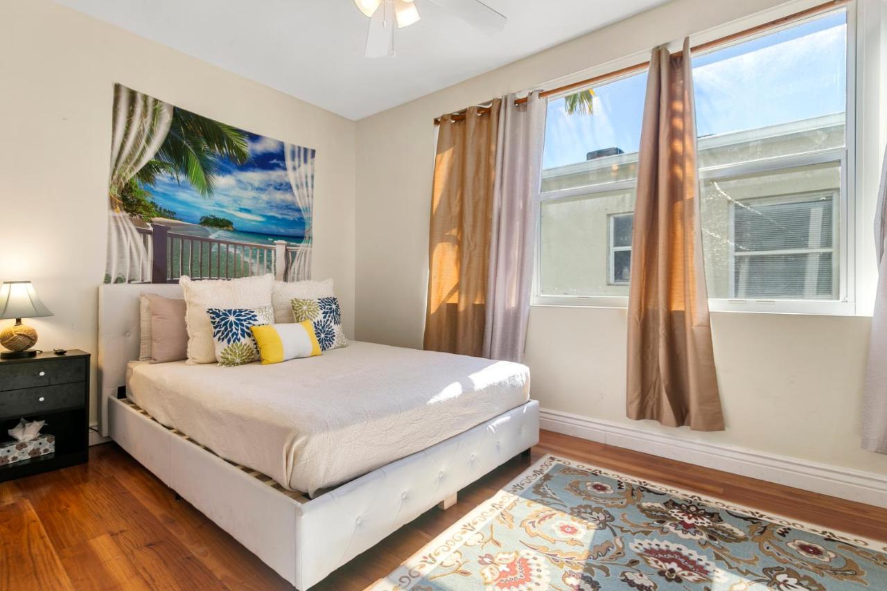 Two Bedroom Two Bath Apartment 2 Block To Beach Miami Beach Kültér fotó